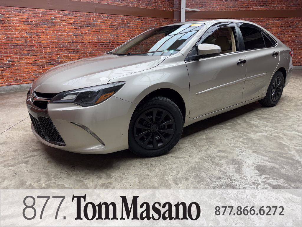 Used 2015 Toyota Camry LE FWD image 1
