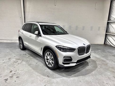 Used 2020 BMW X5 xDrive40i w/ Premium Package image 2