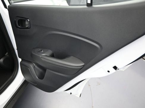 New 2025 Hyundai Venue Limited image 32