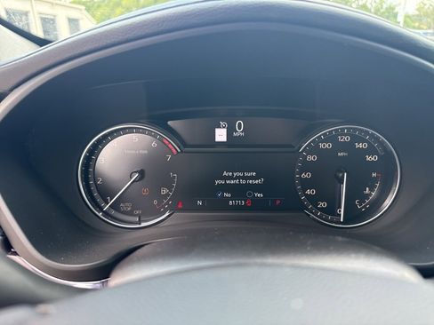 Used 2022 Cadillac XT4 Luxury w/ LPO, Radiant Package image 10