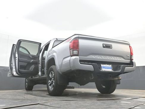 Used 2019 Toyota Tacoma TRD Sport AWD/4WD image 54