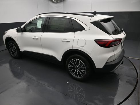 New 2026 Ford Escape SE w/ PHEV Premium Package FWD image 10