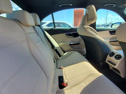 Used 2025 Mercedes-Benz C 300 4MATIC Sedan image 6