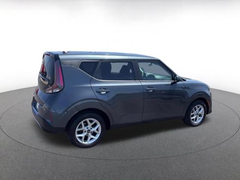 Used 2025 Kia Soul LX w/ LX Technology Package FWD image 14