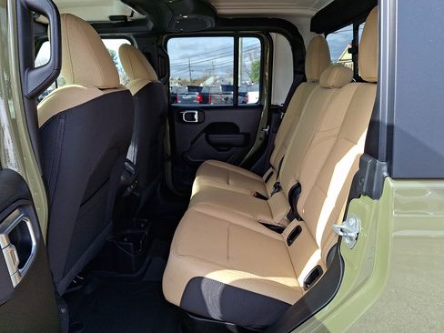 New 2026 Jeep Gladiator Sport image 10