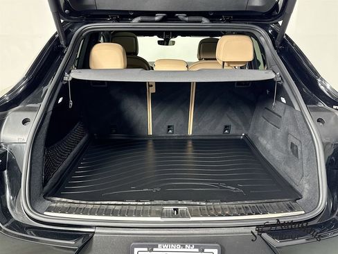 Used 2023 Porsche Cayenne S AWD/4WD image 34