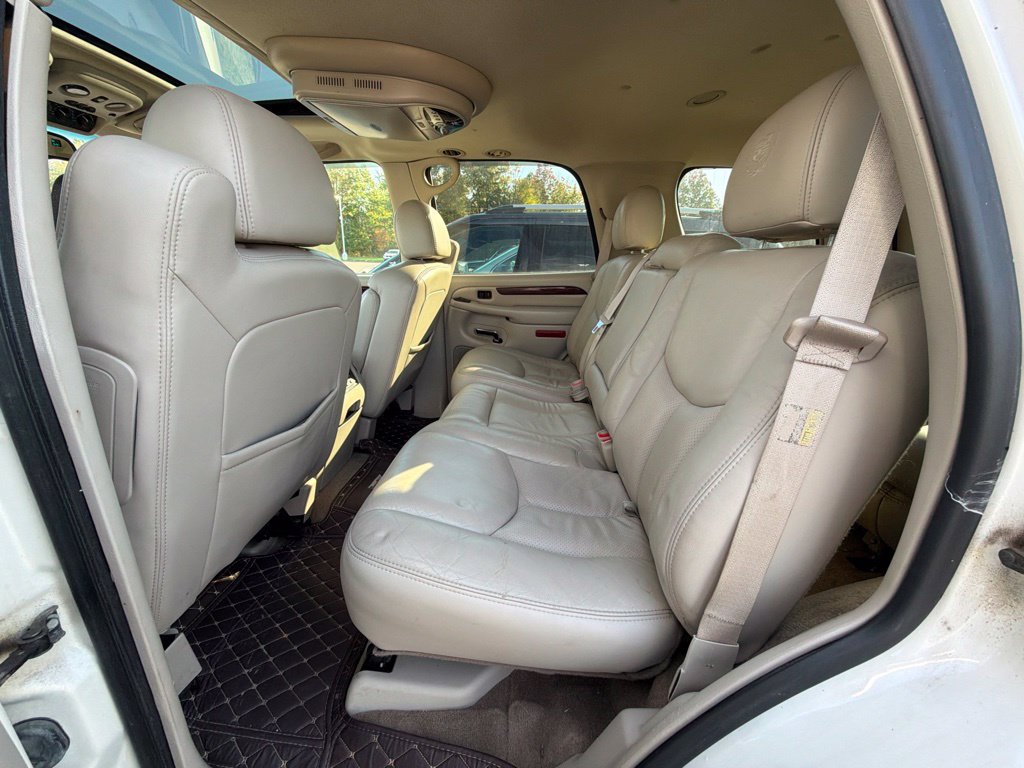 Used 2005 Cadillac Escalade AWD image 25