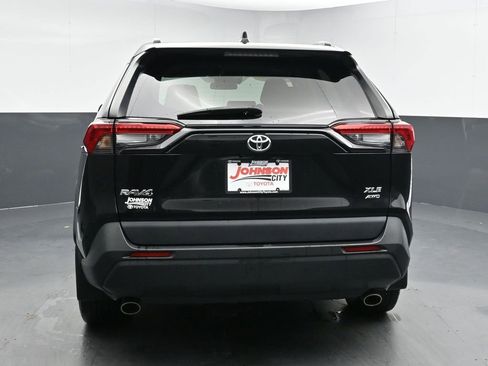 Used 2023 Toyota RAV4 XLE Premium image 7