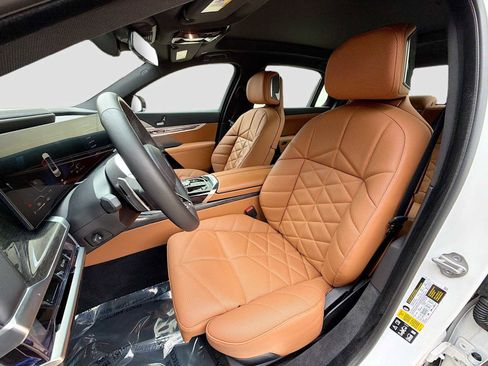 Certified 2024 BMW 740i xDrive w/ Premium Package AWD/4WD image 14