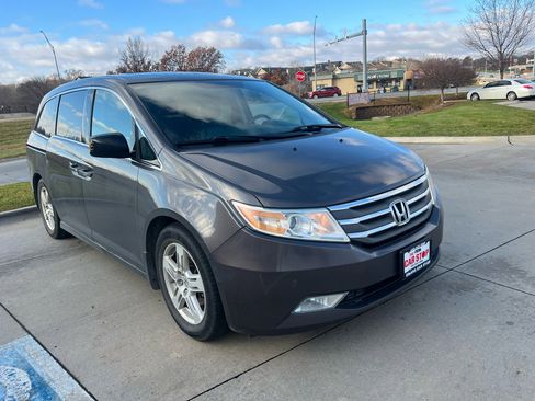 Used 2013 Honda Odyssey Touring image 4