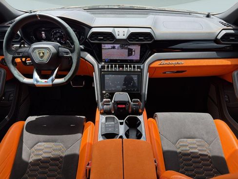 Used 2022 Lamborghini Urus AWD/4WD image 15