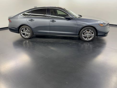 Used 2023 Honda Accord EX image 8