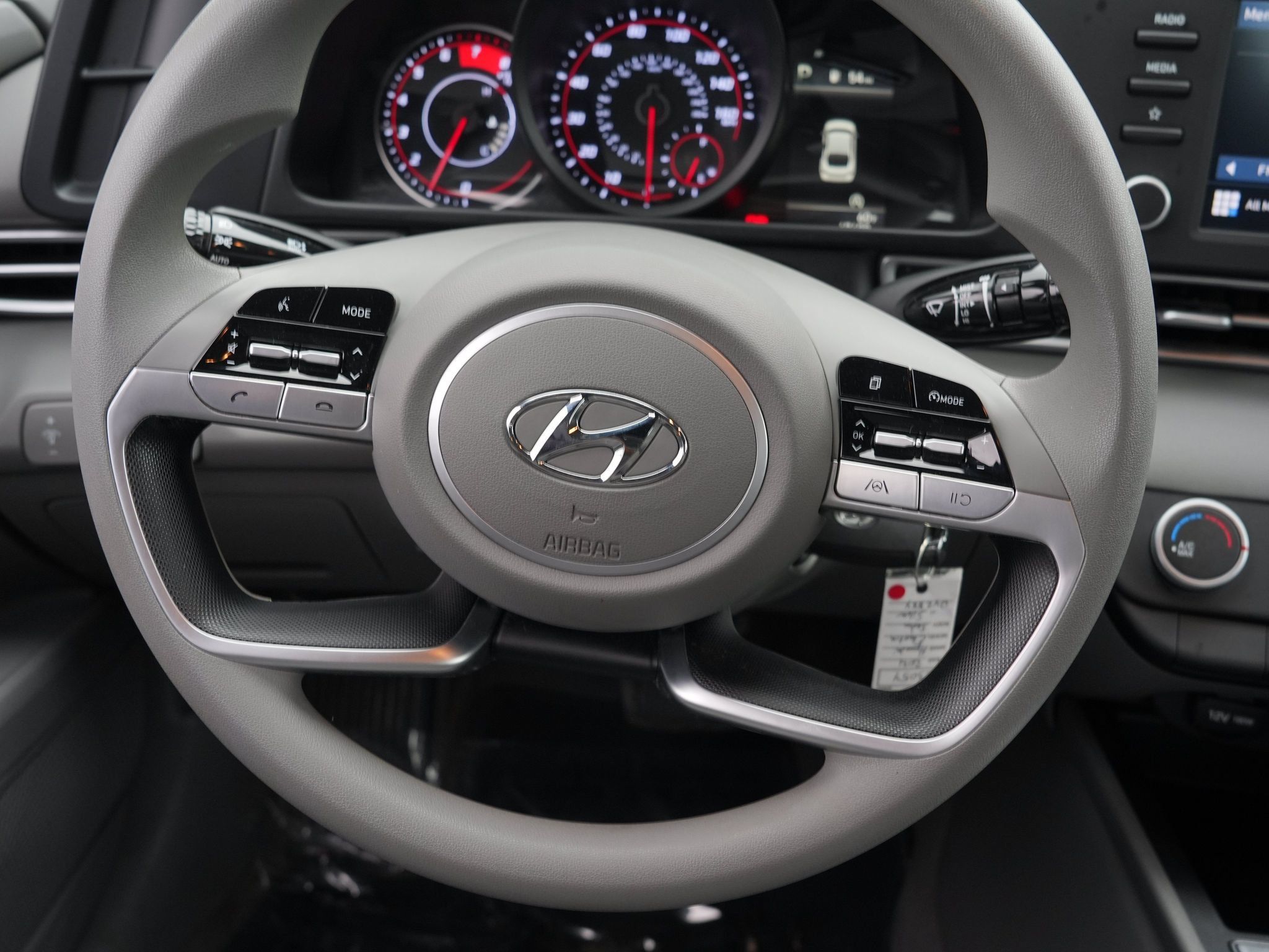 Used 2021 Hyundai Elantra SE FWD image 25