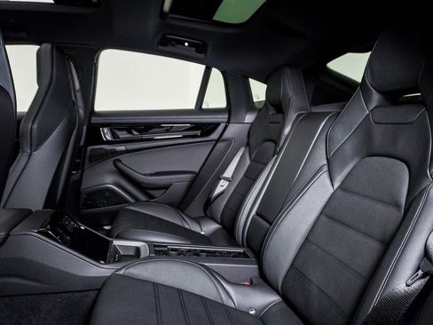 New 2026 Porsche Panamera 4 image 17
