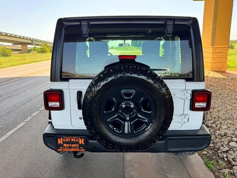 Used 2023 Jeep Wrangler Sport AWD/4WD image 4