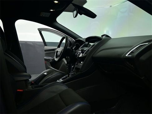 Used 2016 Ford Focus RS image 31