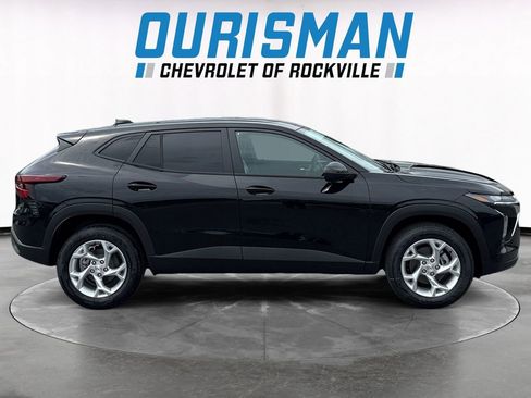New 2026 Chevrolet Trax LS w/ LS Convenience Package FWD image 7
