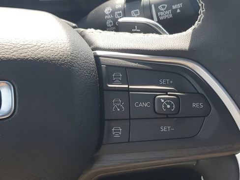 New 2025 Jeep Grand Cherokee Limited w/ Luxury Tech Group II image 37