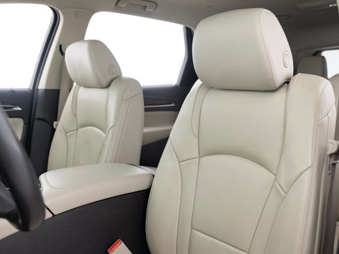 Used 2019 Buick Enclave Essence AWD/4WD image 22