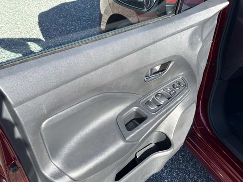 New 2025 Nissan Versa SV w/ Trunk Package FWD image 15