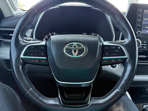 Used 2021 Toyota Highlander Limited FWD image 27