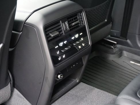 Certified 2025 Porsche Cayenne GTS AWD/4WD image 24