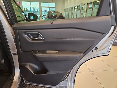 New 2026 Nissan Rogue Platinum image 31