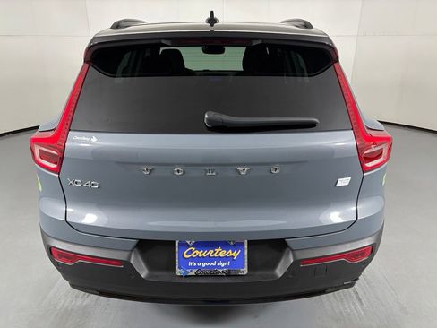Used 2023 Volvo XC40 Recharge Core AWD/4WD image 7