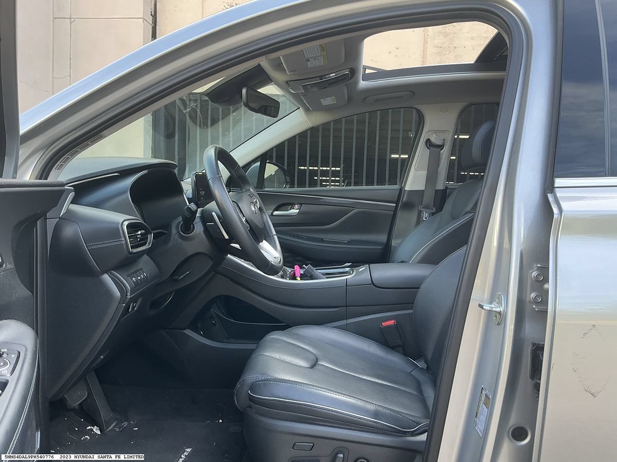 Used 2023 Hyundai Santa Fe Limited AWD/4WD image 8
