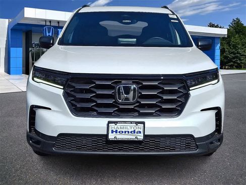 New 2025 Honda Pilot Sport image 2