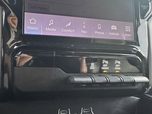 Used 2025 RAM 1500 Laramie image 24