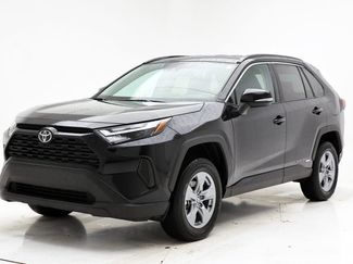 Used 2025 Toyota RAV4 XLE video 2