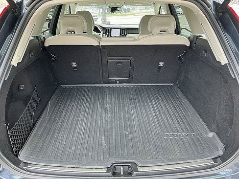 Certified 2023 Volvo XC60 B6 Ultimate w/ Protection Package Premier AWD/4WD image 18