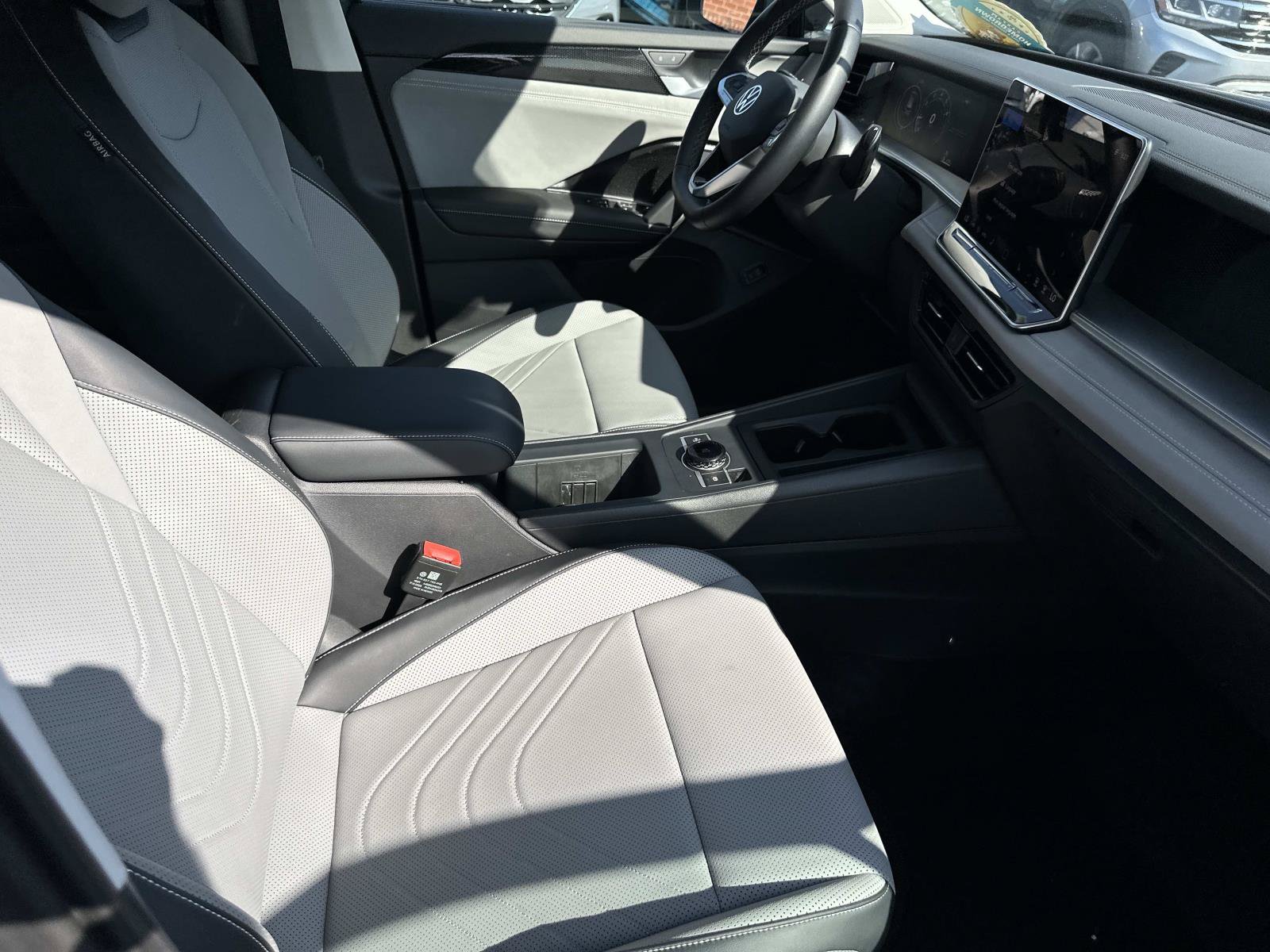 Certified 2026 Volkswagen Tiguan SE FWD image 28