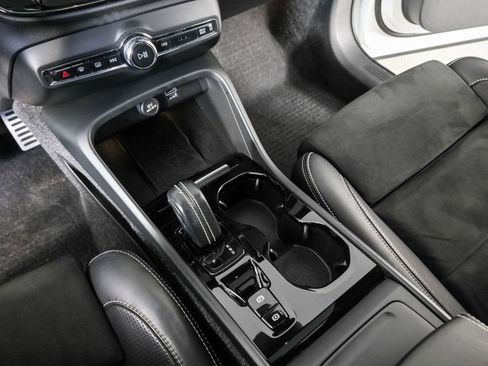 Used 2021 Volvo XC40 T5 R-Design w/ Advanced Package image 16