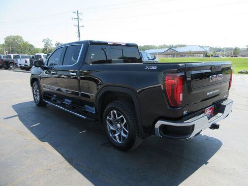 Certified 2022 GMC Sierra 1500 SLT w/ SLT Premium Package AWD/4WD image 10