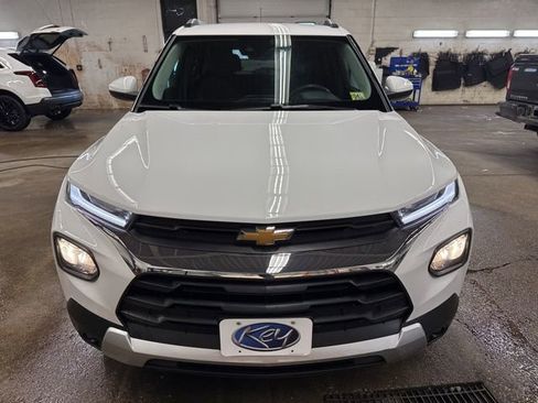Used 2023 Chevrolet TrailBlazer LT w/ Convenience Package AWD/4WD image 2