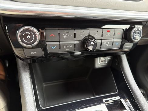 Used 2023 Jeep Compass Limited AWD/4WD image 28