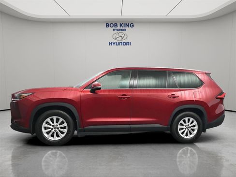 Used 2024 Toyota Grand Highlander XLE FWD image 3