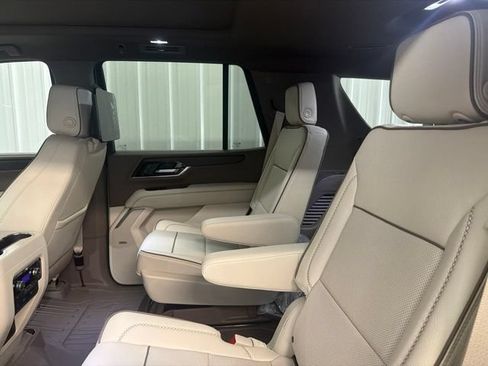 Used 2026 GMC Yukon Denali w/ Denali Reserve Package AWD/4WD image 14