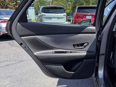 Used 2024 Hyundai Elantra Limited FWD image 24