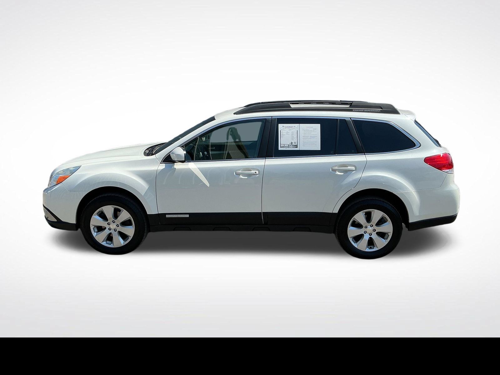 Used 2010 Subaru Outback 2.5i Premium AWD/4WD image 2