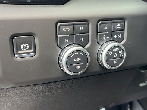 Certified 2025 GMC Sierra 2500 AT4 AWD/4WD image 30