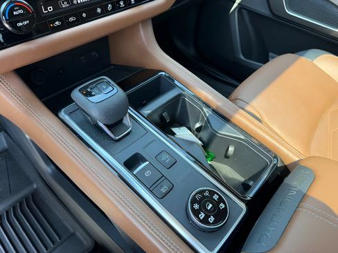 Used 2023 Nissan Pathfinder Platinum w/ Lighting Package (N93) AWD/4WD image 33