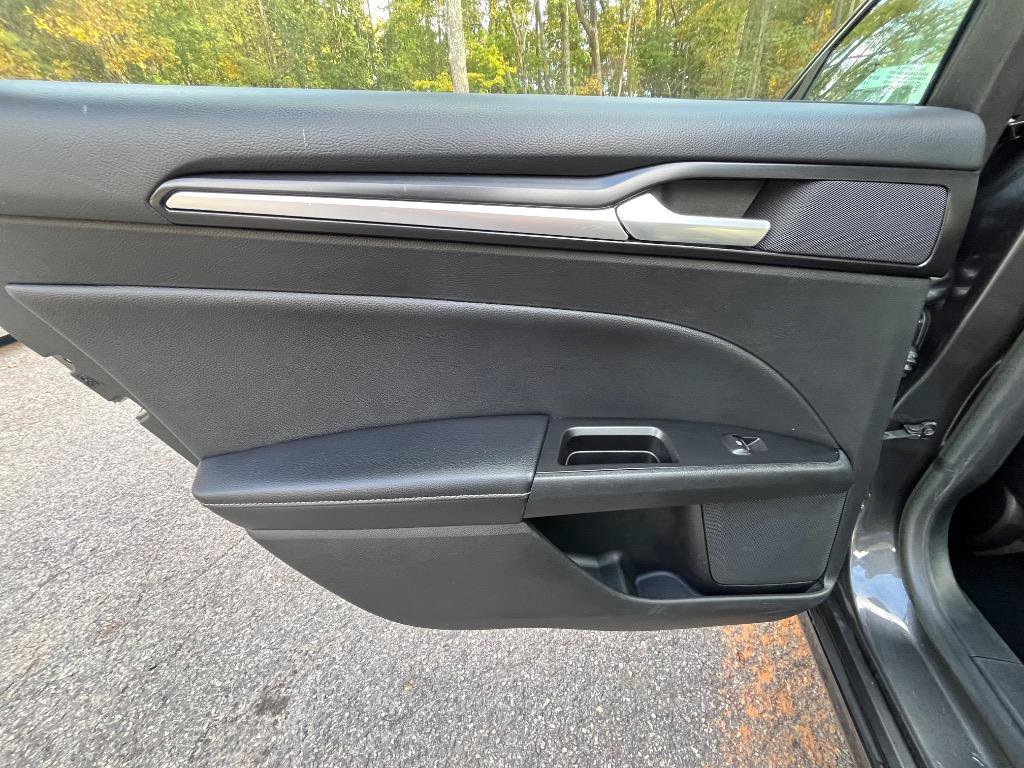 Used 2019 Ford Fusion Titanium AWD/4WD image 26
