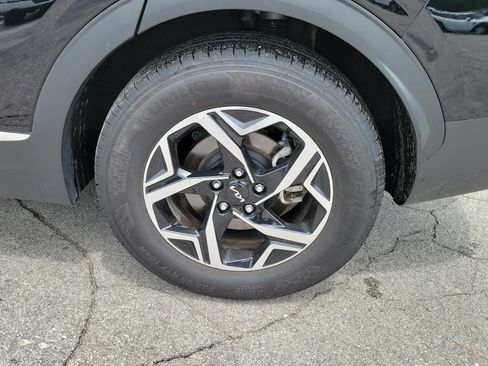 Used 2025 Kia Sportage LX FWD image 7