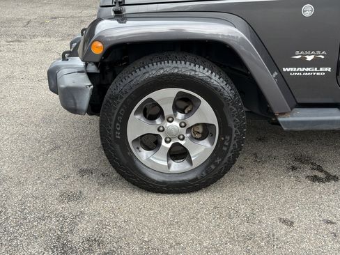 Used 2017 Jeep Wrangler Unlimited Sahara w/ Max Tow Package image 9