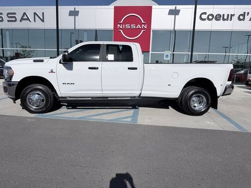 Used 2023 RAM 3500 Big Horn w/ Level 1 Equipment Group AWD/4WD image 2