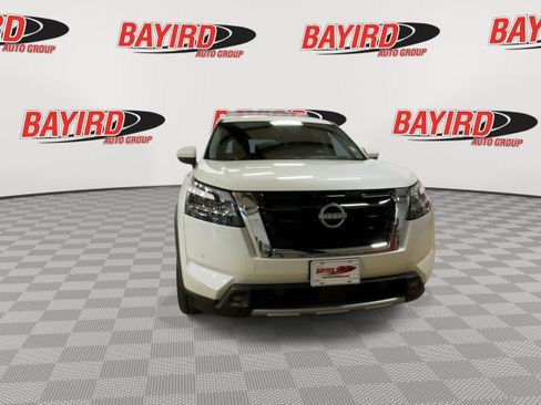 Used 2024 Nissan Pathfinder Platinum w/ Cargo Package AWD/4WD image 3
