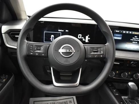Used 2025 Nissan Kicks SV FWD image 20